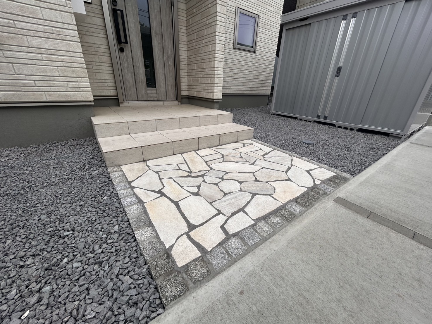 大仙市 外構工事 玄関アプローチ